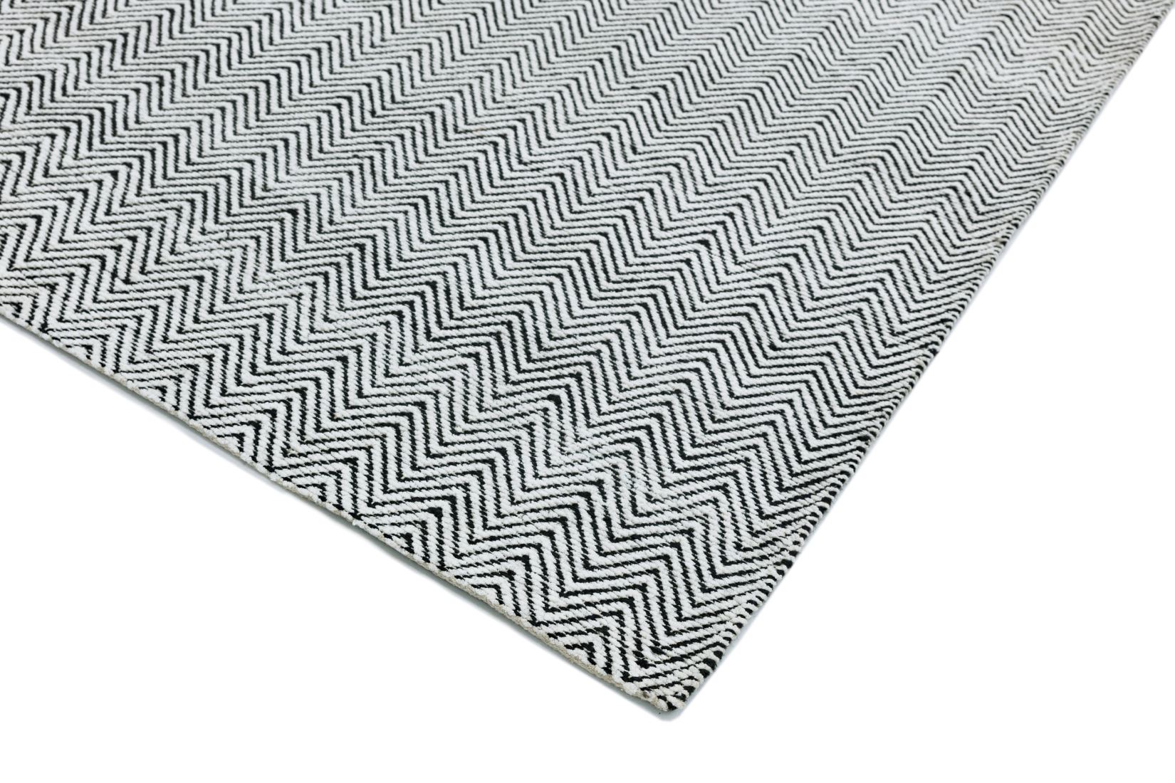 Ives Jute Flatweave Rug Black / White Asiatic Rug